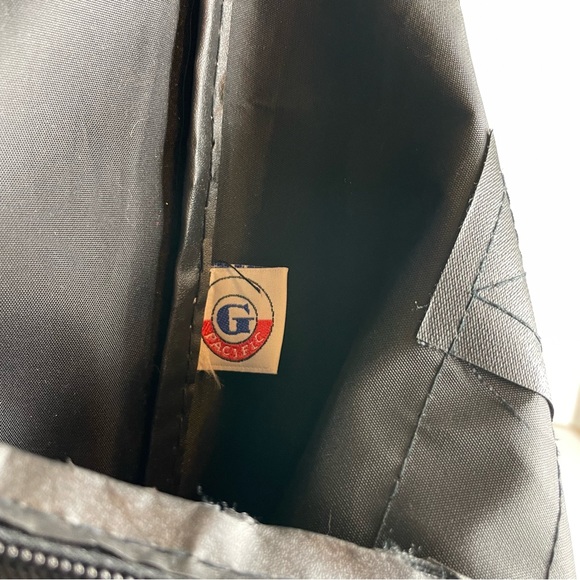 Vintage DARE Duffle Bag Large Sized Shoulder Strap Embroidered Logo Zipper Close - Picture 16 of 16